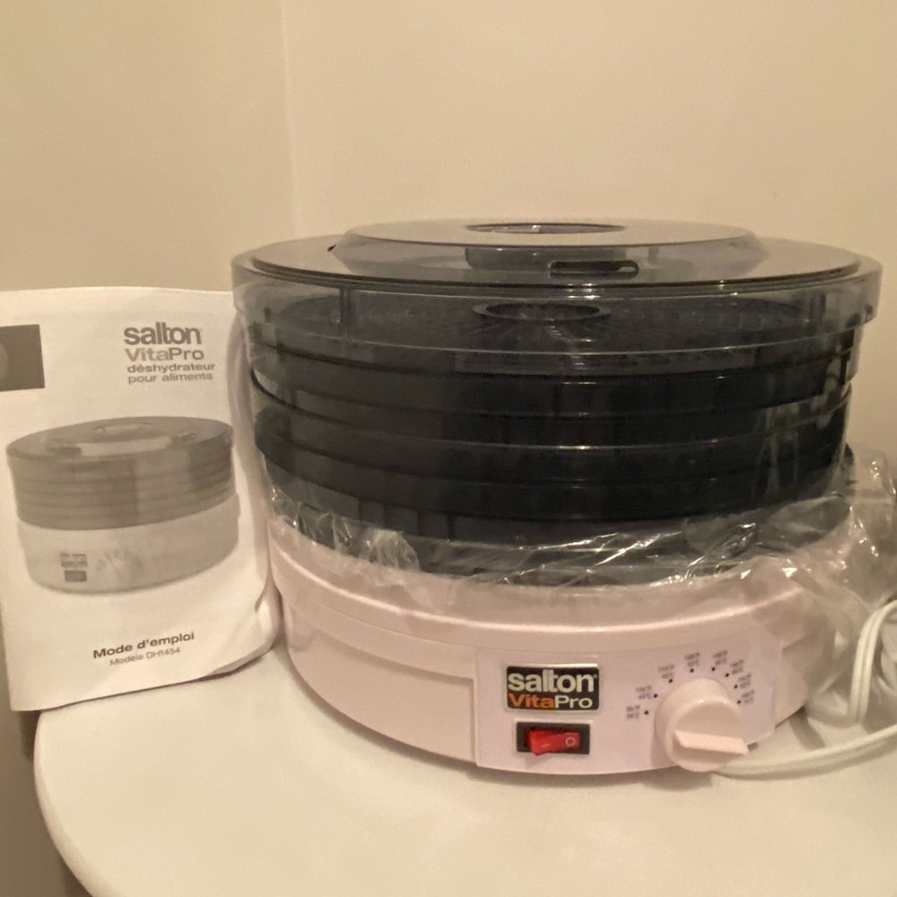 COPY - Salton Food Dehydrator.
